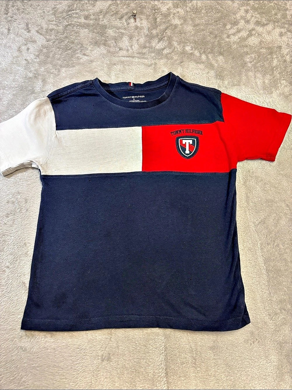 Tommy Hilfiger Color Block Tee Boys Size 5 Like New